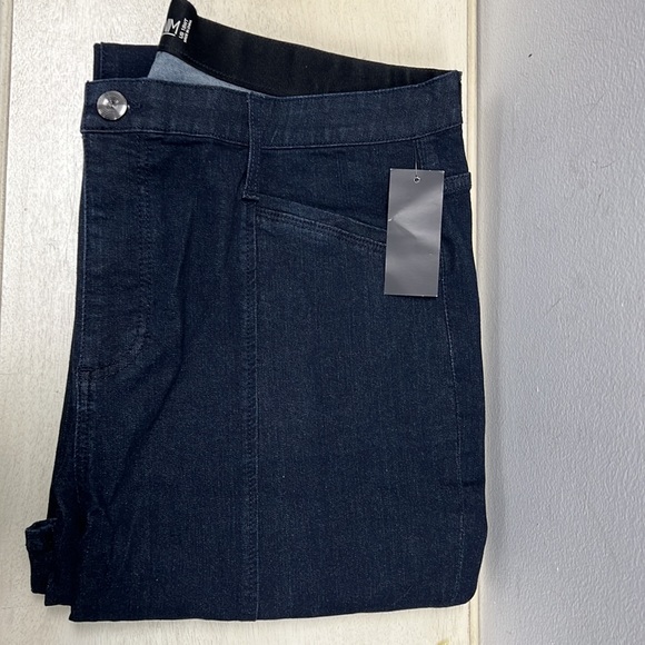 NWT- WynneDenim Performance Stretch Seamed Soft Flare Leg Jean, Indigo - 18 Tall - Picture 9 of 11